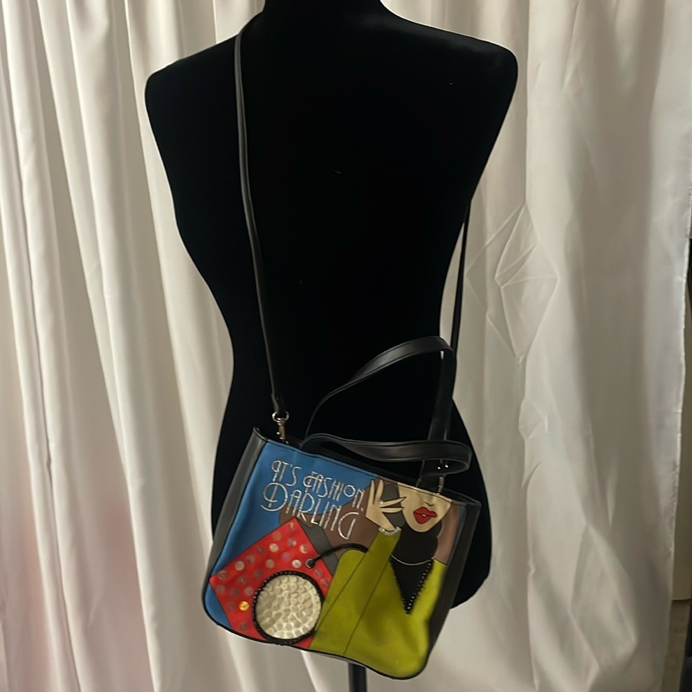 It’s Fashion Darling Crossbody